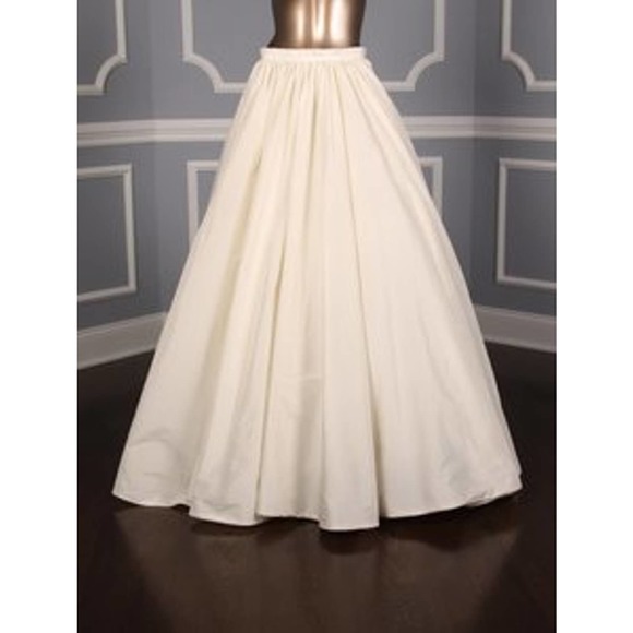 Lea-Ann Belter Dresses & Skirts - Lea-Ann Belter Grace 100% Silk Ballgown Full Formal Wedding Skirt Bridal 8